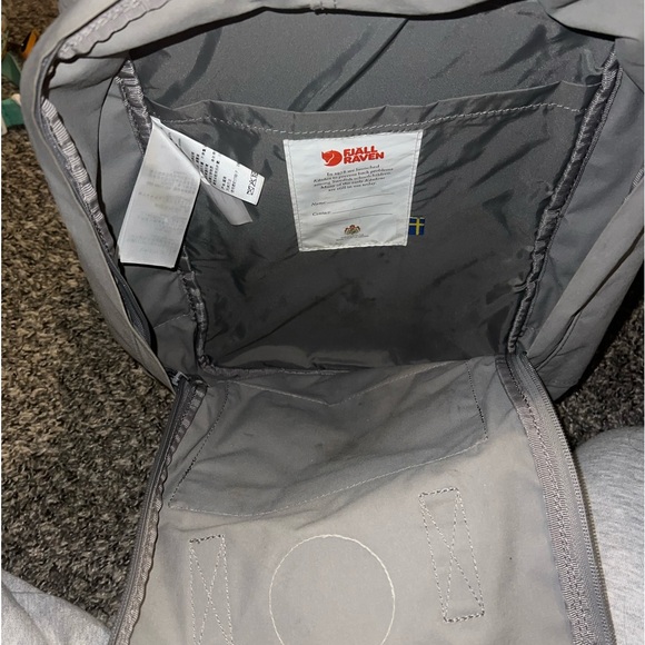 Fjällräven grey Kanken laptop 17” - Picture 3 of 6